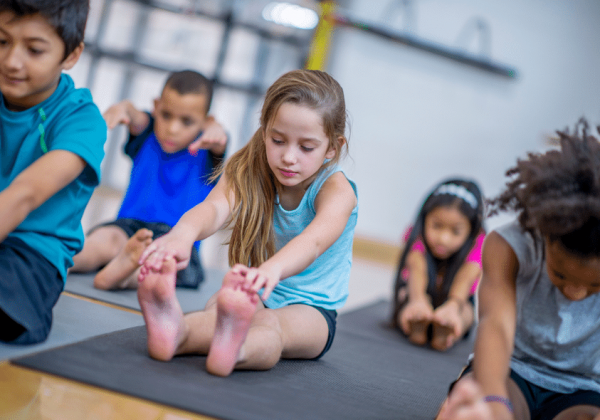 yoga na escola para crianças